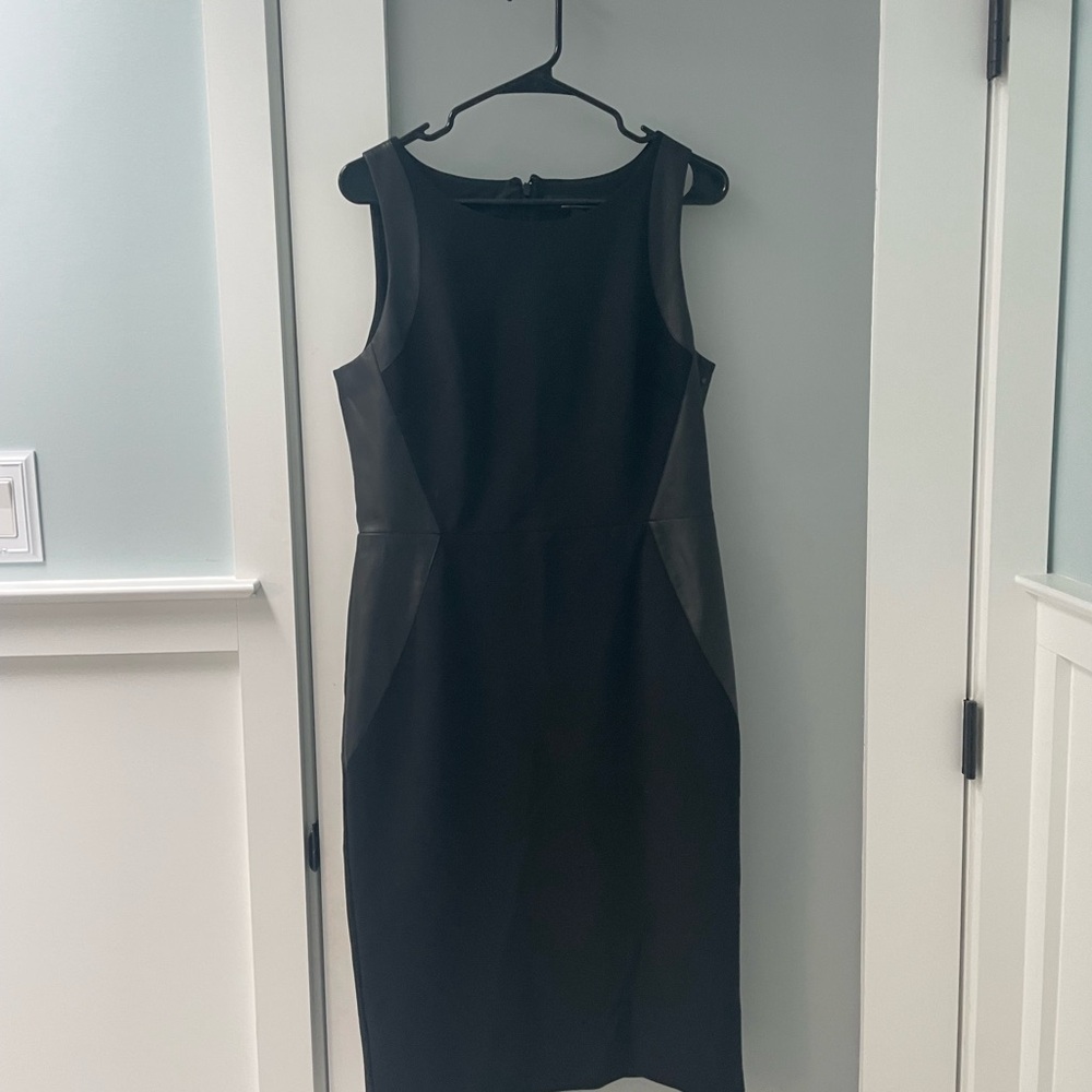 EUC WHBM Elegant Black Sleeveless Leather Trim Sheath Dress 10 - Picture 10 of 10